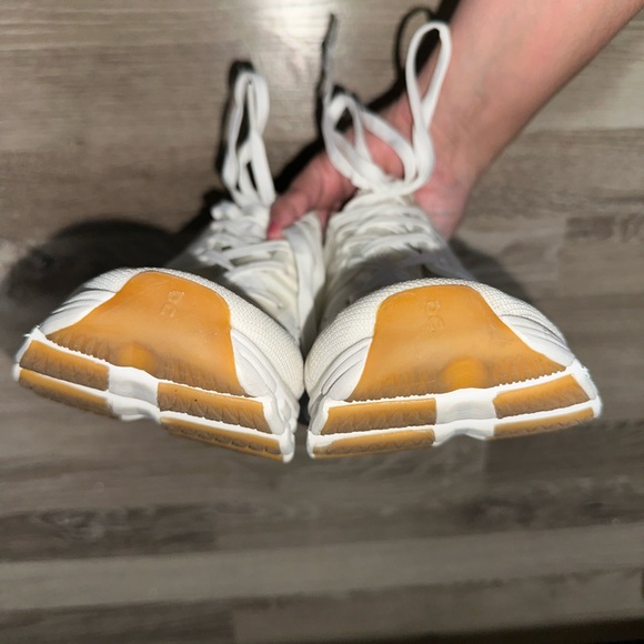 On Running White Sneakers Size 7 - Picture 6 of 8